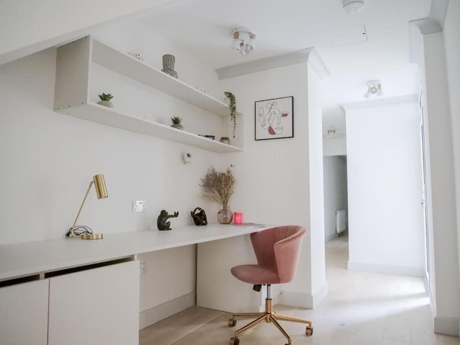 Super Spacious 3 Bedroom And 3 Bathroom Apartament