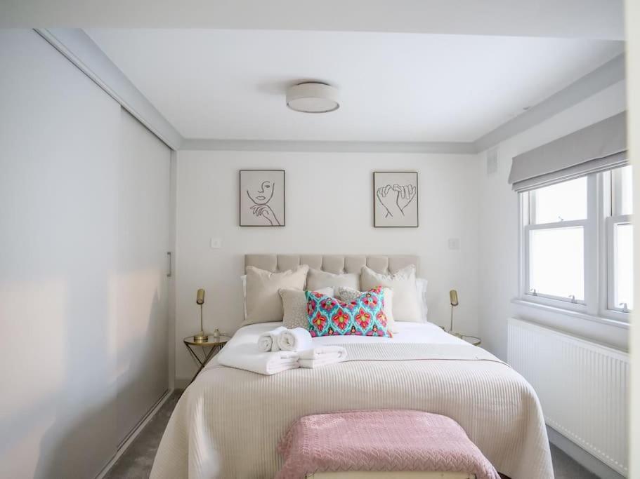 Super Spacious 3 Bedroom And 3 Bathroom Londra