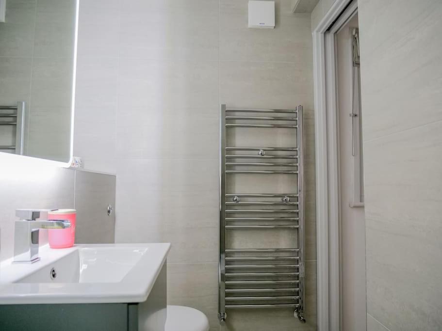 Appartamento Super Spacious 3 Bedroom And 3 Bathroom