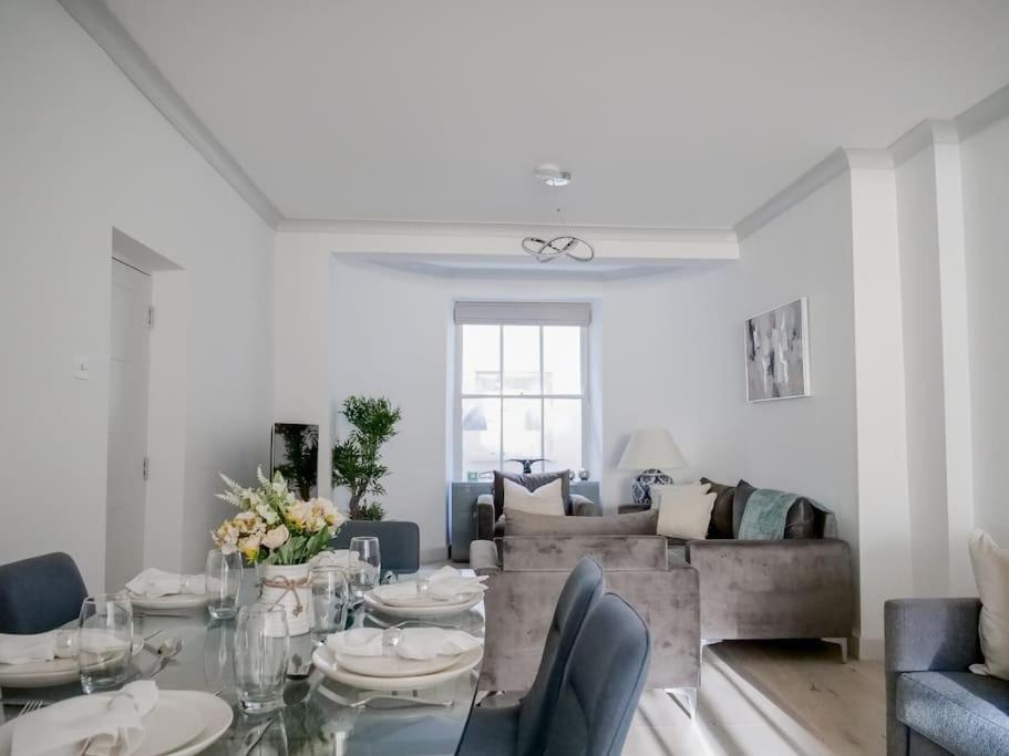 Appartamento Super Spacious 3 Bedroom And 3 Bathroom Londra