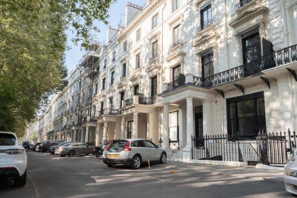 Super Spacious 3 Bedroom And 3 Bathroom Appartamento Londra